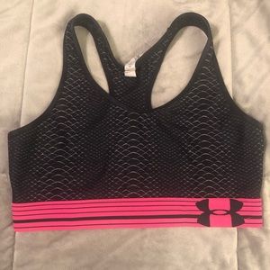 Women’s Medium Under Armour Bra